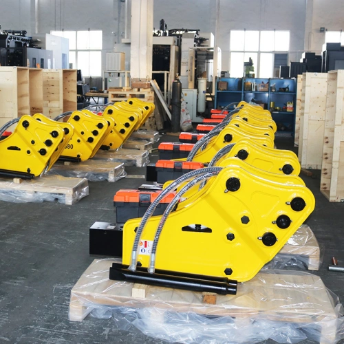 Triangular hydraulic breaker